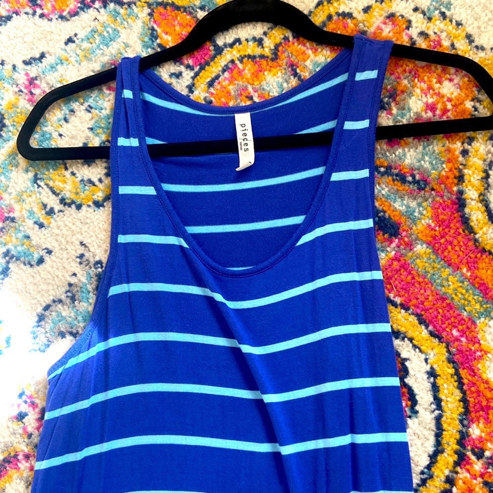 Lightly worn Kensie Asymmetrical Maxie! Perfect for Summer!